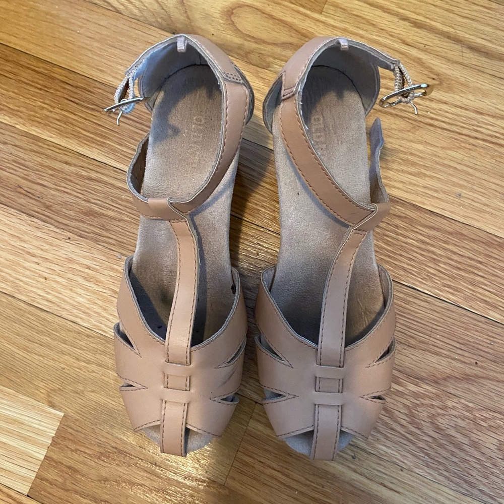 Clog sandals